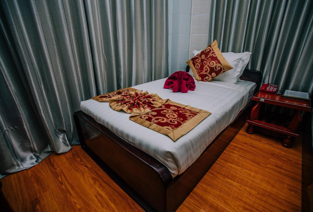 Amber Palace Hotel Myitkyinā Esterno foto