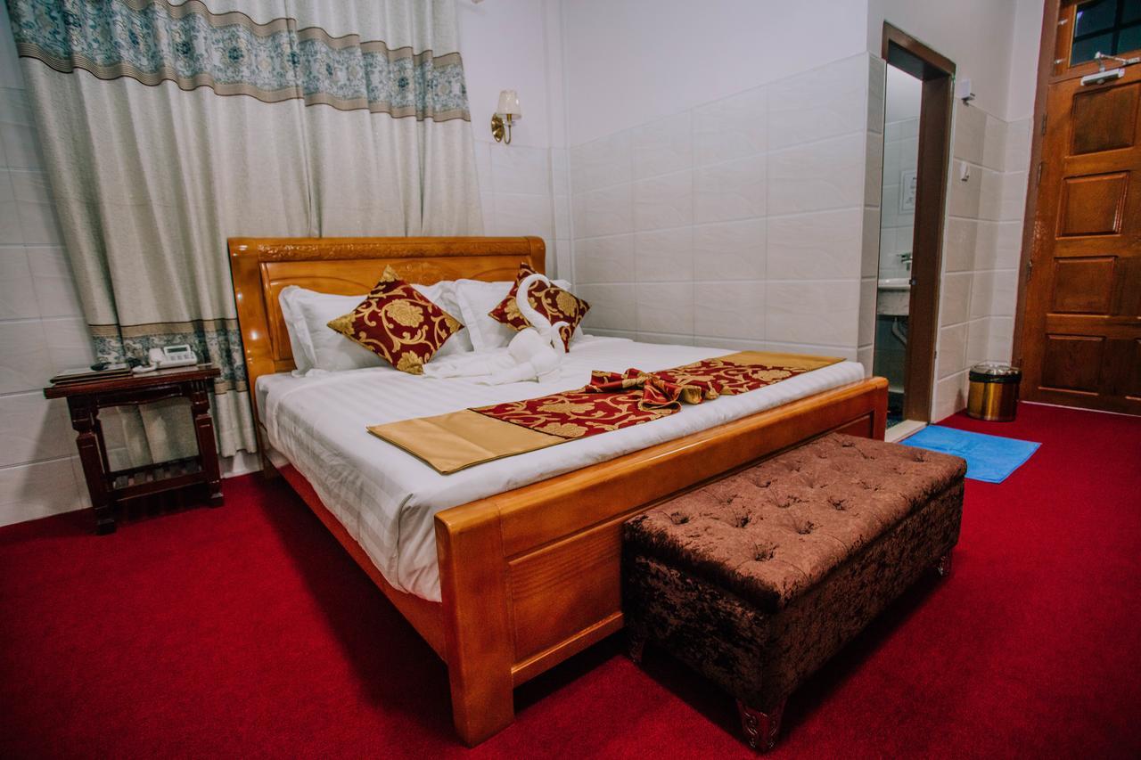 Amber Palace Hotel Myitkyinā Esterno foto