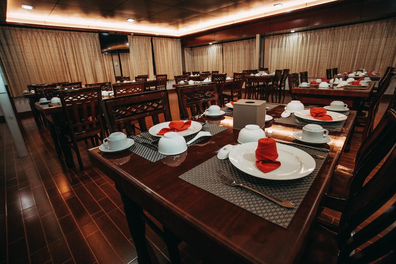 Amber Palace Hotel Myitkyinā Esterno foto