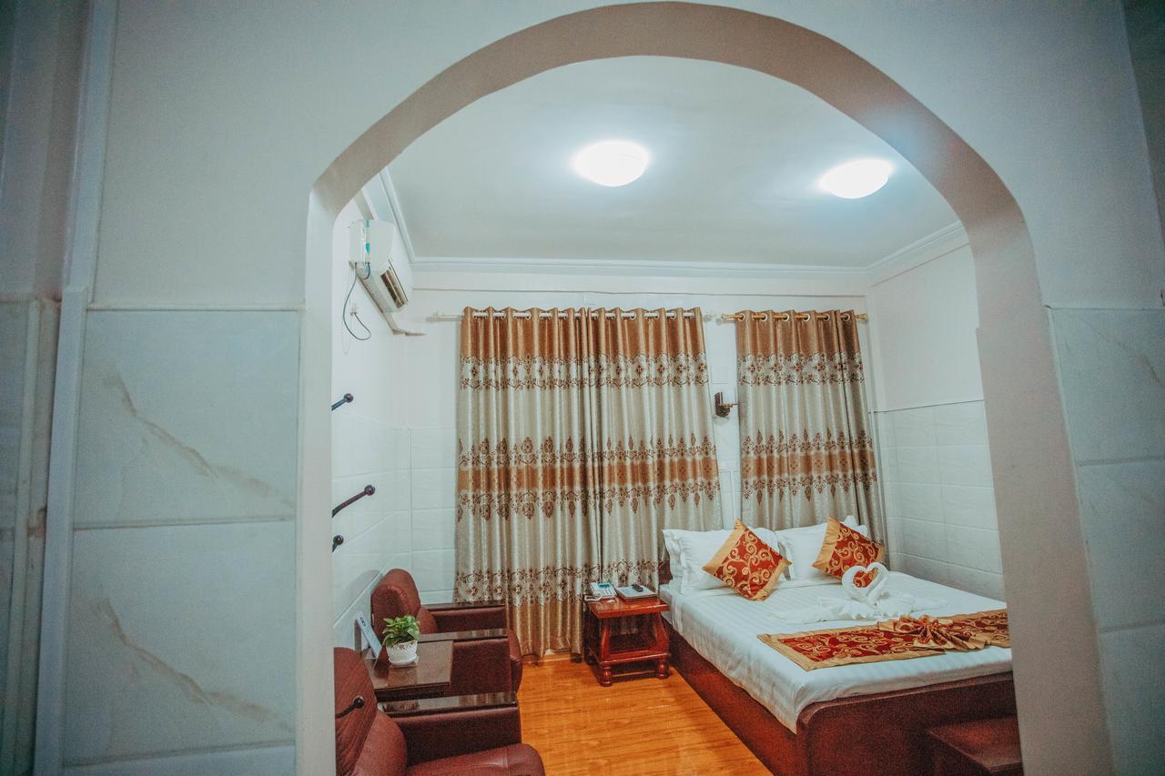Amber Palace Hotel Myitkyinā Esterno foto
