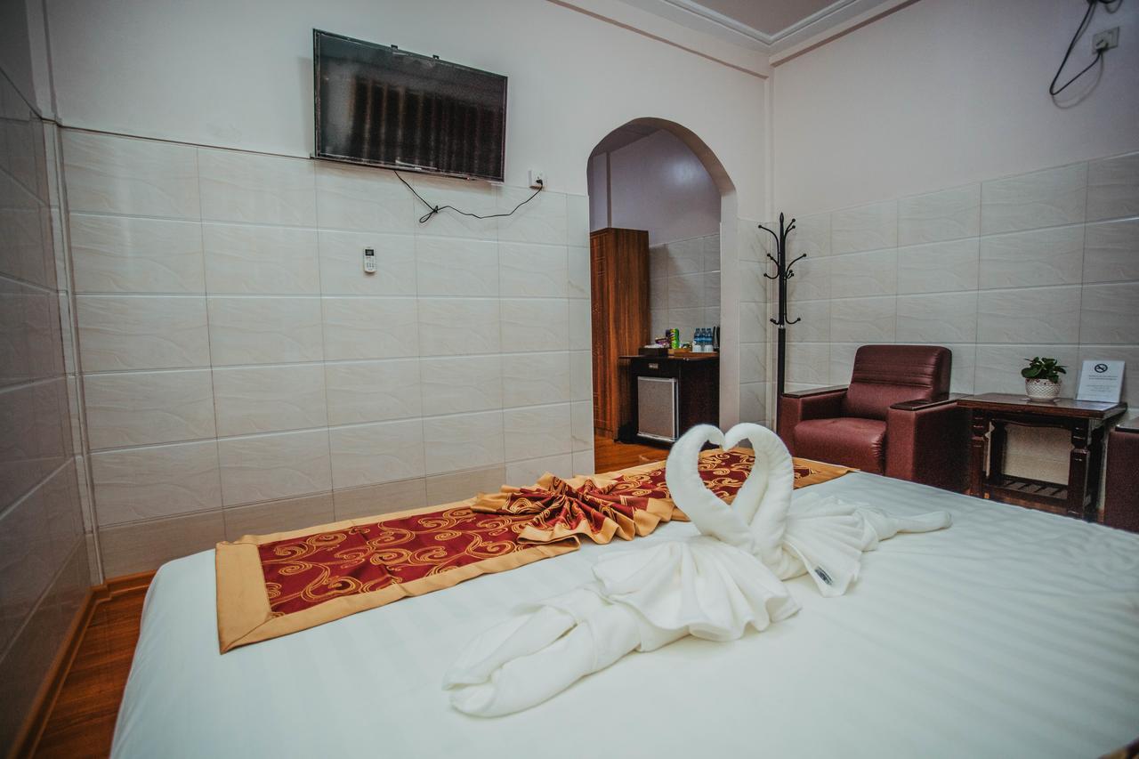 Amber Palace Hotel Myitkyinā Esterno foto
