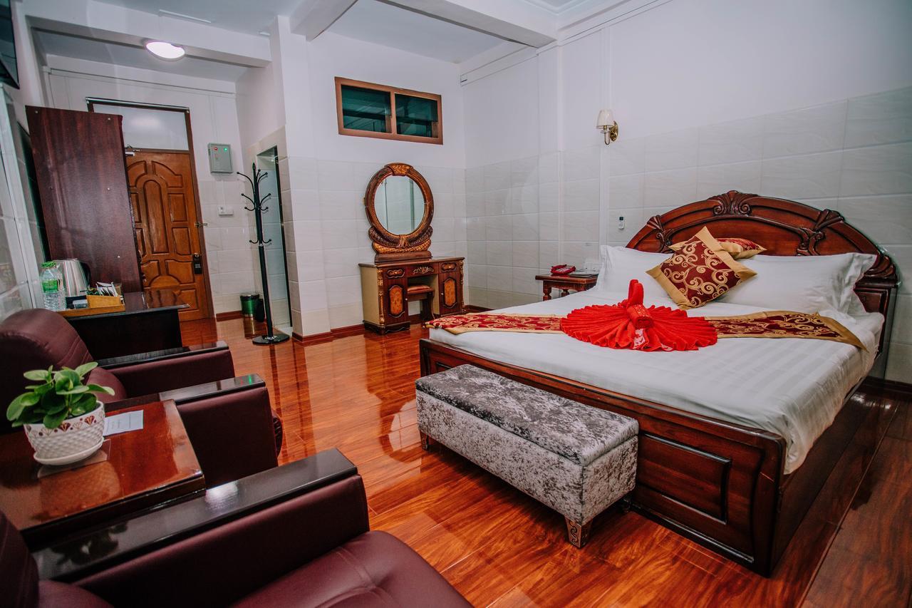Amber Palace Hotel Myitkyinā Esterno foto